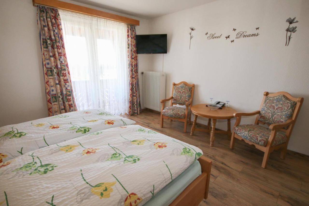Hotel Charlott Eisenbach  Buitenkant foto